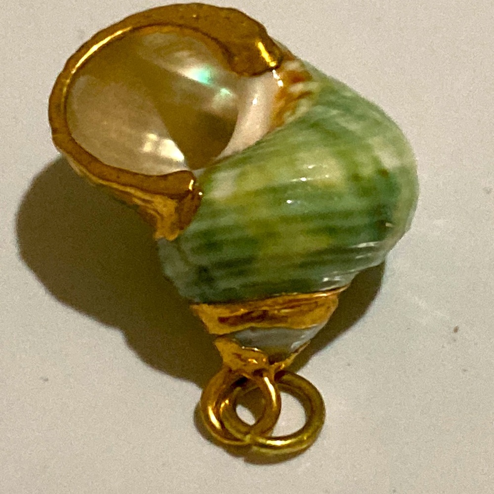 Seashell with gold edges - Picture 2 of 4